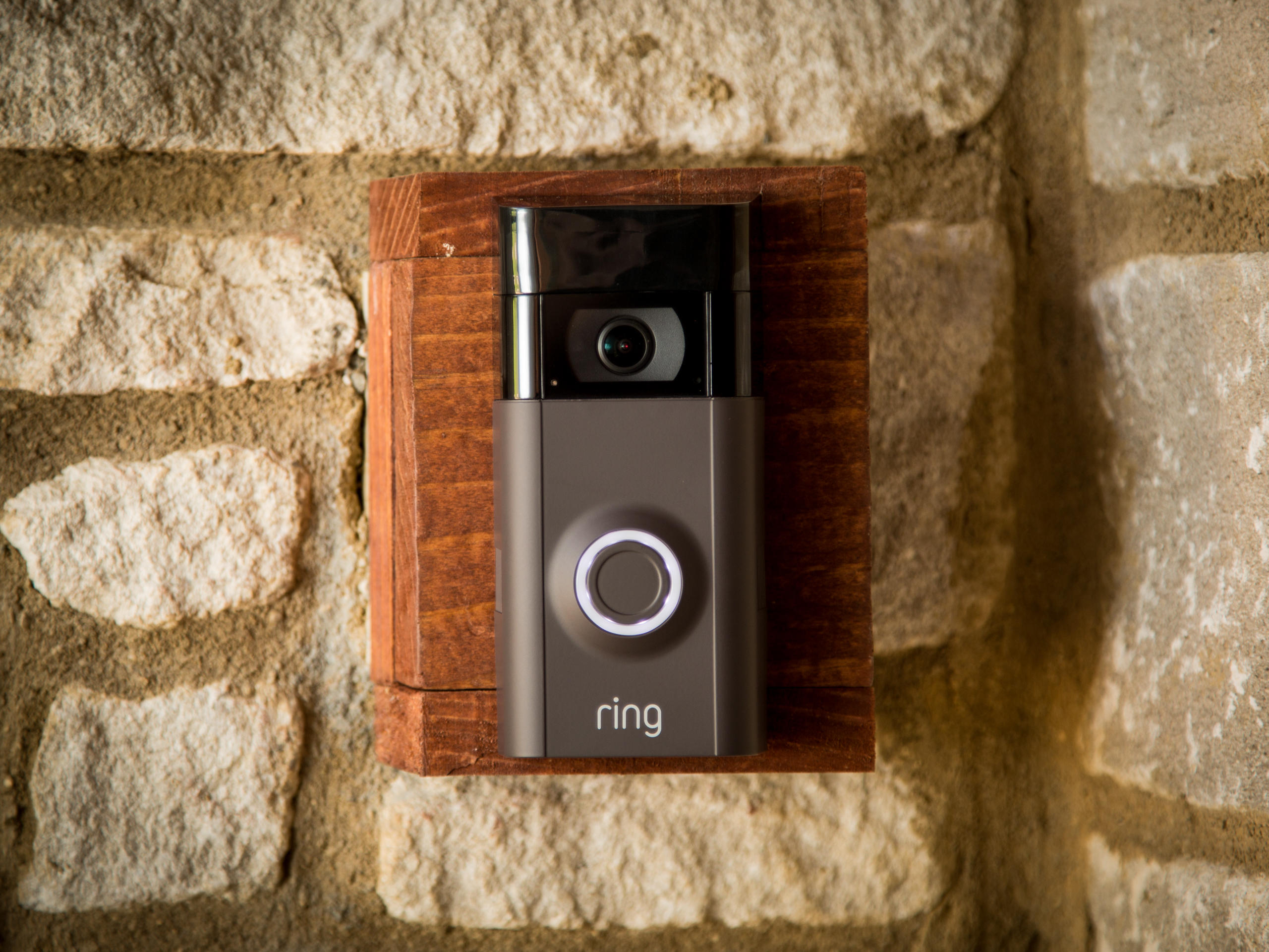 Открытой двери звуковая. Дверной звонок Ring. Ring Video Doorbell. Звонок дверной с камерой. Звонок в квартиру.